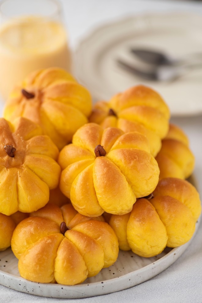南瓜小面包 秋天/万圣节造型面包的做法
