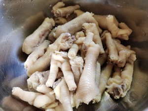 柠檬俏鸡爪的做法 步骤2