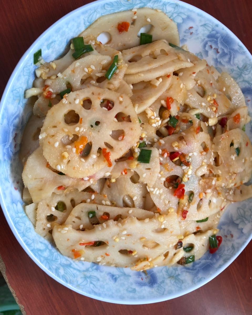 凉菜 凉拌藕片 sunny1101做的凉拌藕片  赞 莲藕,蒜,干辣椒碎,熟芝麻