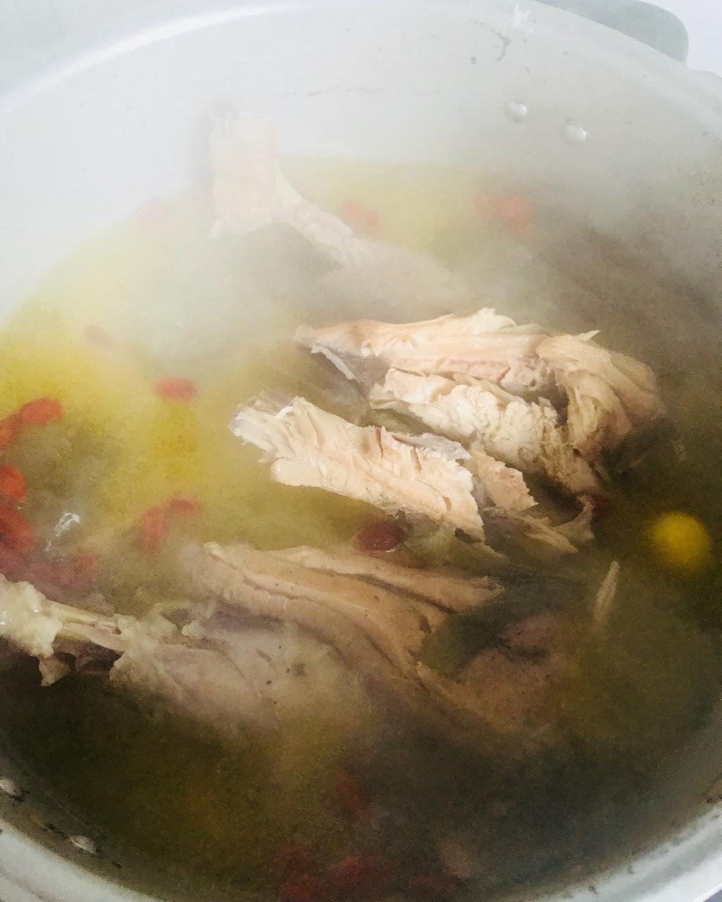 木子靖做的老母鸡汤