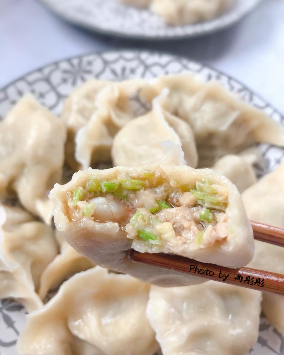 雨彤彤做的芹菜猪肉馅饺子