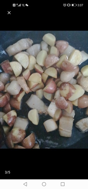 快手肥而不腻红烧肉炖小土豆的做法 步骤3