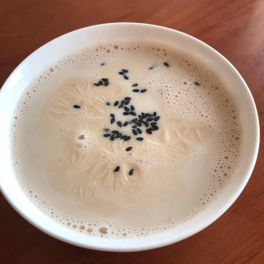 yq215做的黑芝麻核桃牛奶