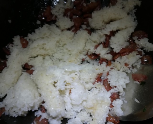 腊味蛋炒饭 腊味蛋炒饭