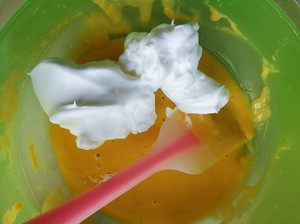 6寸酸奶蛋糕,无油不含一滴水,宣软细腻好吃的做法 步骤10