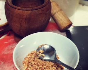 制作花生碎的做法