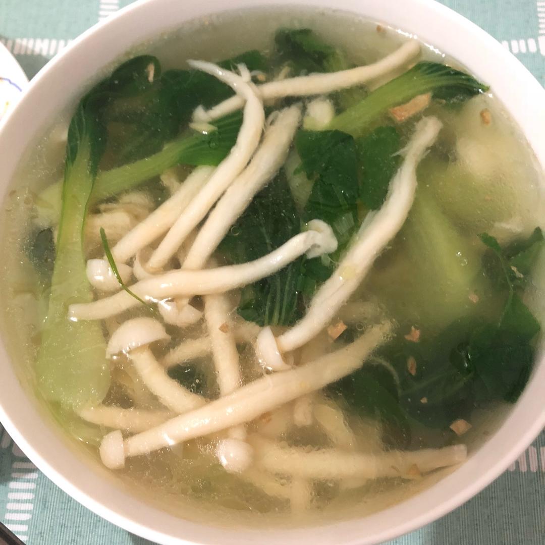 真实的帅玲玲做的快手青菜蘑菇榨菜汤