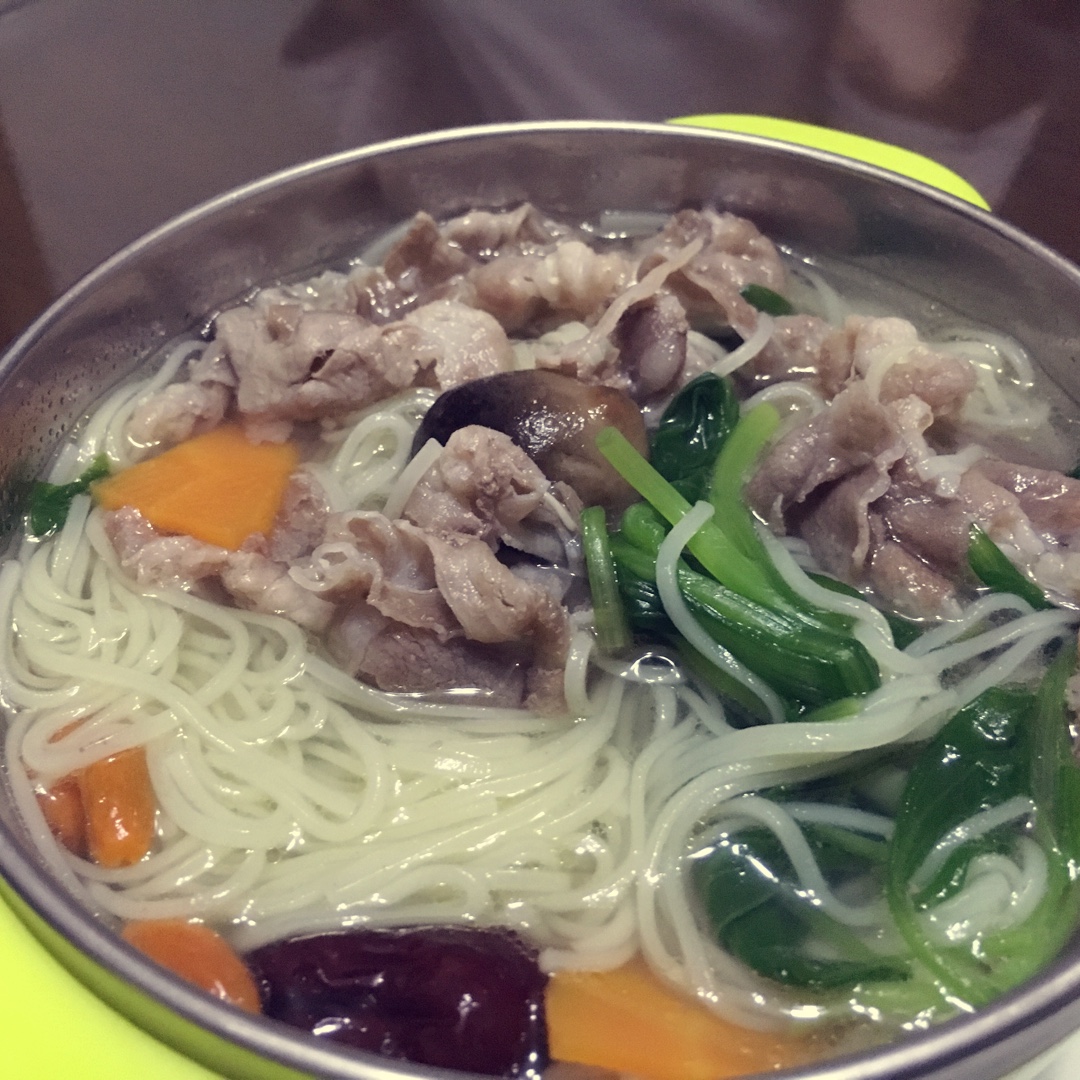 御宅丸做的清汤羊肉卷汤面