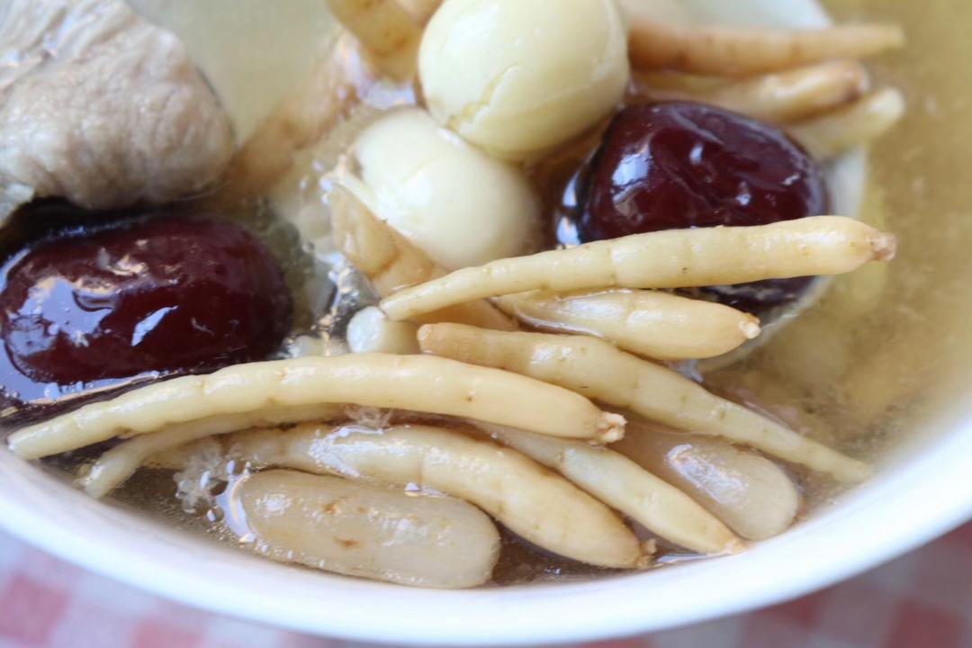 菜谱 太子参麦冬炖瘦肉          一款很适合冬天给孩子饮用下火的汤