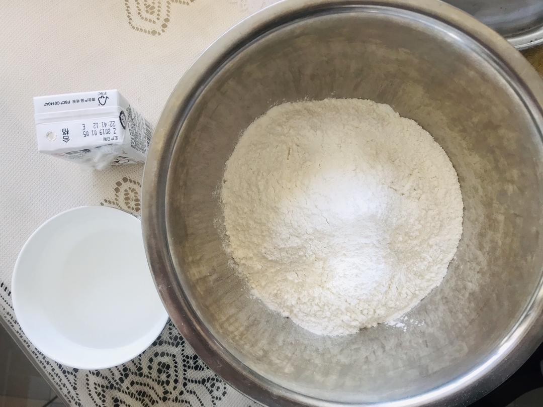 纯奶手撕吐司的做法 步骤1