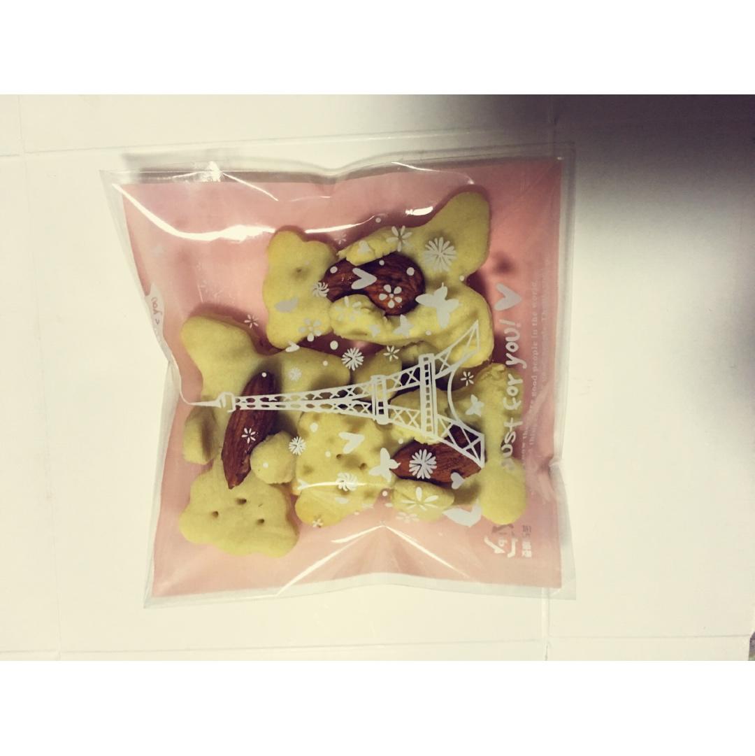 抱杏仁的小熊（造型饼干）
