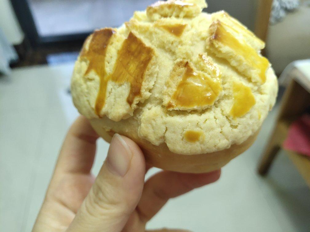 好吃到炸裂的港式菠萝包（附带制作酥皮的小视频）