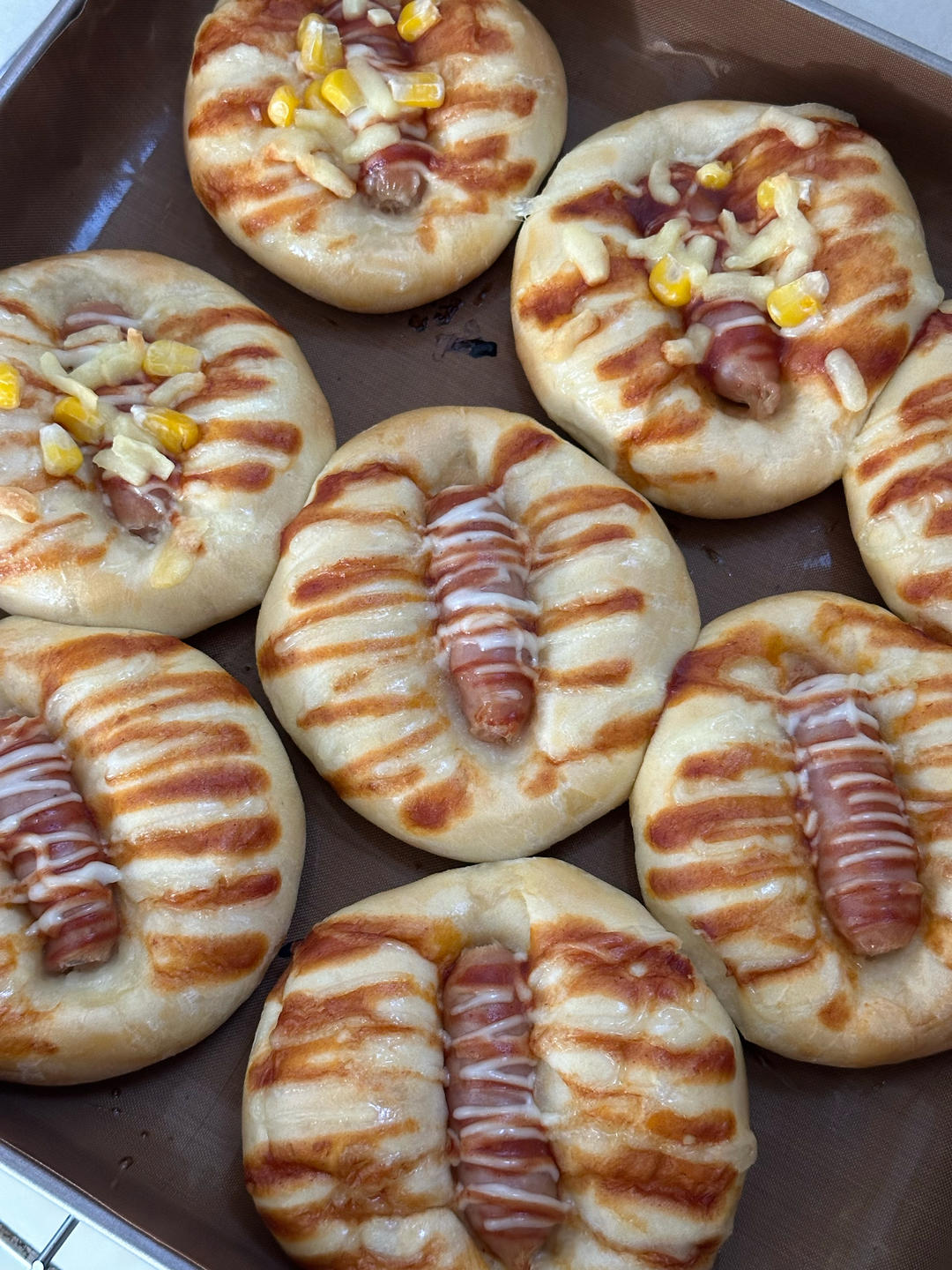 咸香美味‼️一口爆浆❗️黑椒迷你肠仔包