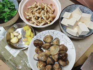 美贝豆腐杂菇汤的做法 步骤1