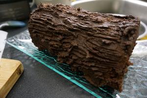 圣诞黑巧克力树根蛋糕的做法 步骤14
