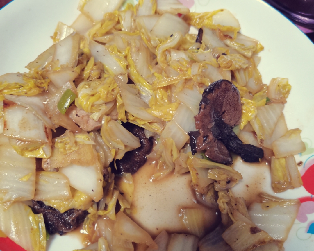 白菜松蘑炒肉（快手家常菜）的做法