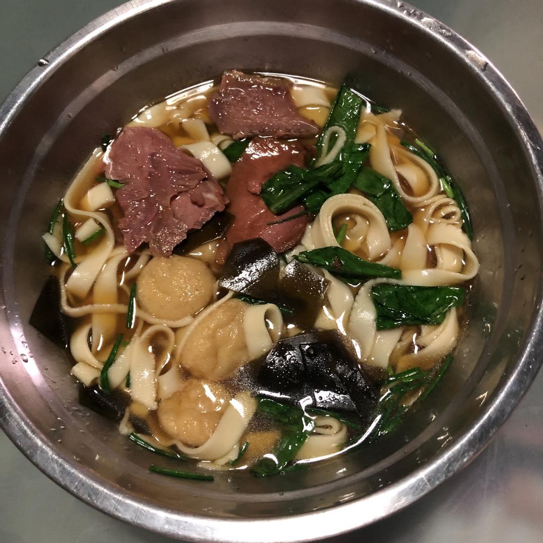 不用炝锅不用打卤的沏汤手擀面