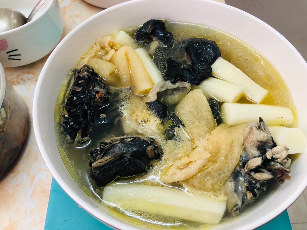 山药竹荪乌鸡汤