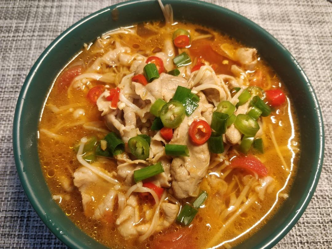 番茄金针菇肥牛