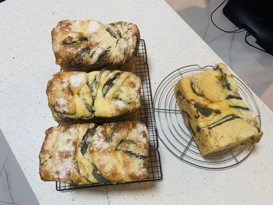 黑芝麻奶酥吐司