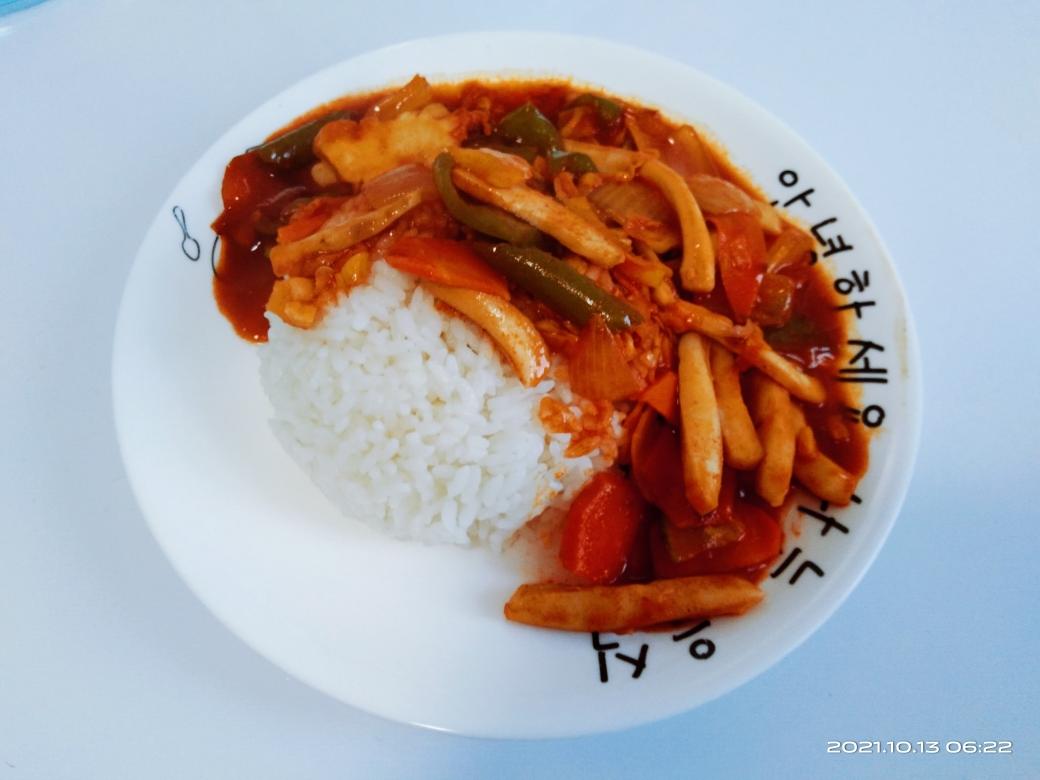 用最简单的材料做色香味俱全的【鱿鱼盖饭】的做法