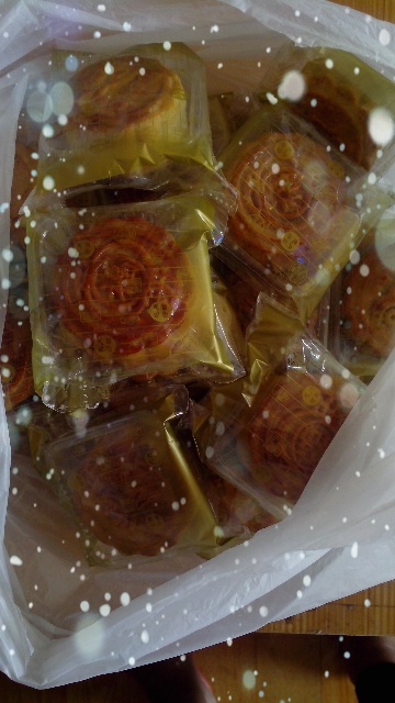 广式蛋黄莲蓉月饼