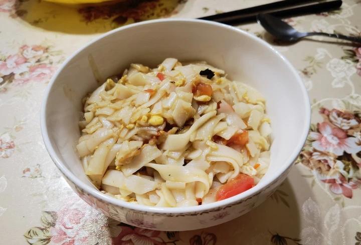路边摊的炒河粉