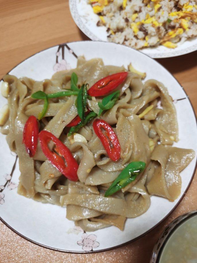 简单无油葛粉饼（附炒葛粉饼）