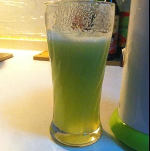 黄瓜雪梨汁的做法 步骤5