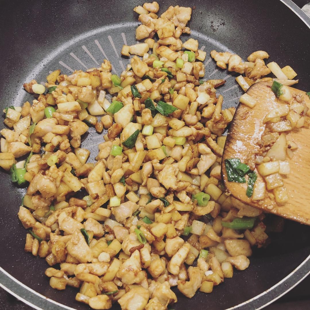 一道怎么做都好吃的干煎土豆鸡丁（红烧，咖喱，椒盐，孜然）