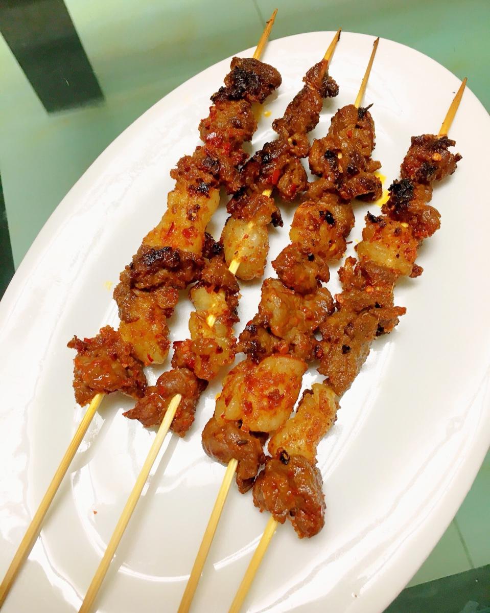 生烤羊肉串