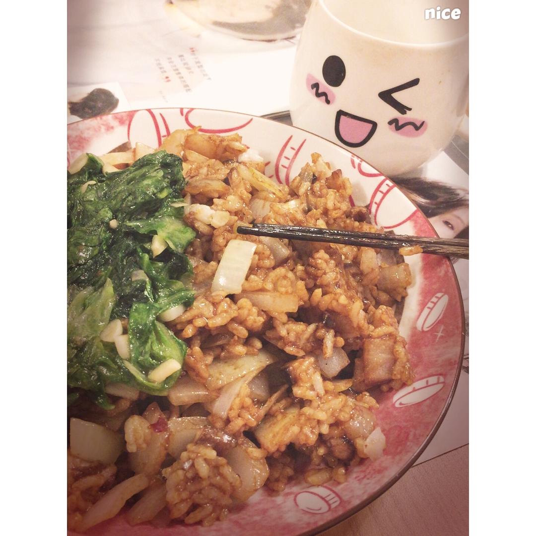 洋葱香菇炒饭