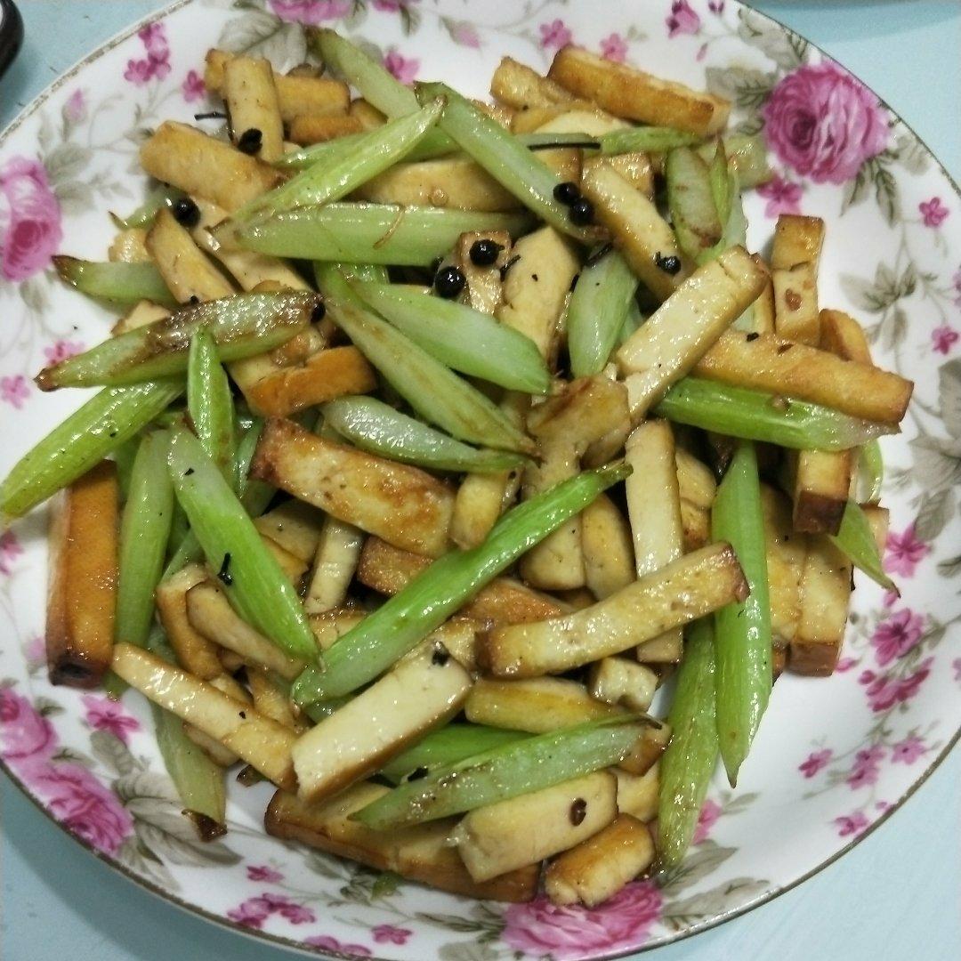 西芹香干