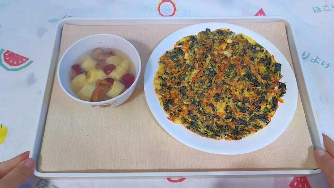 两岁宝宝的营养简单早餐：胡萝卜海苔鸡蛋饼+红枣香蕉甜汤！