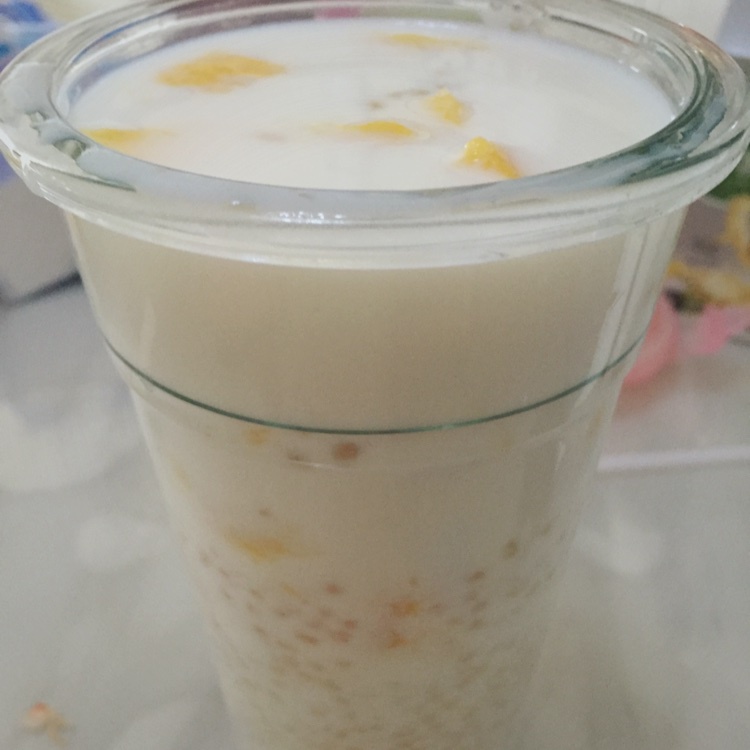 椰汁芒果西米露