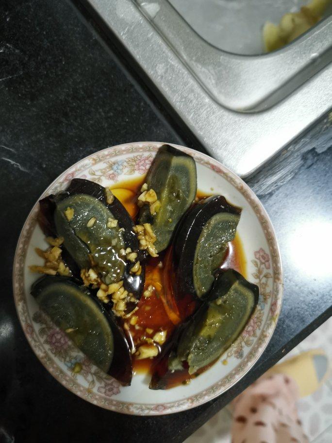凉拌皮蛋