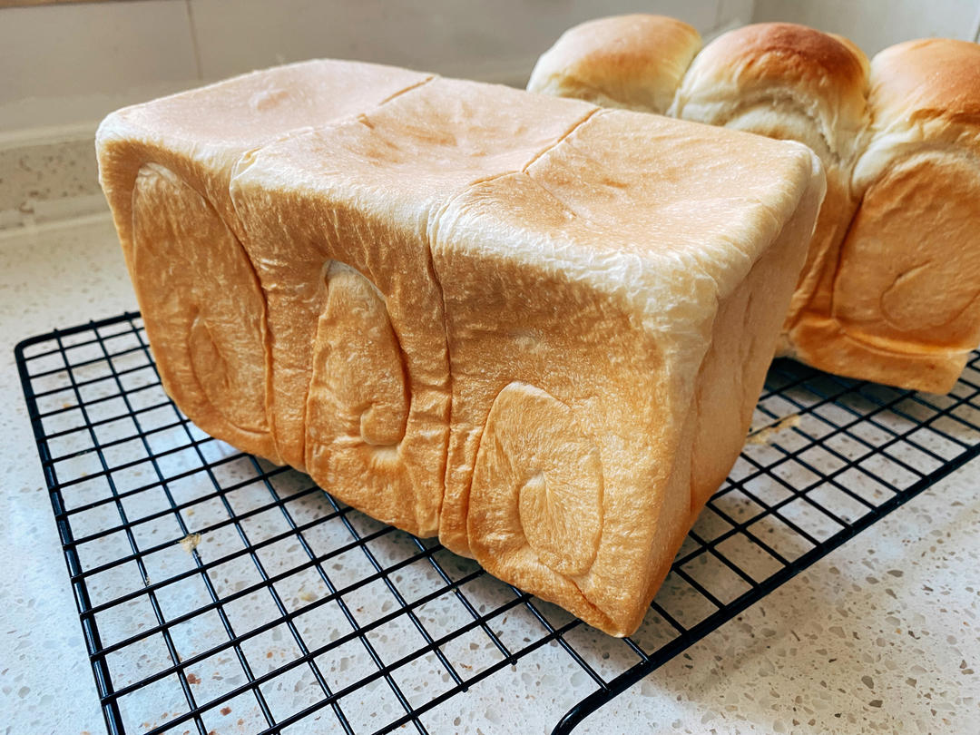 奶油吐司，鲜奶奶油嫩白吐司