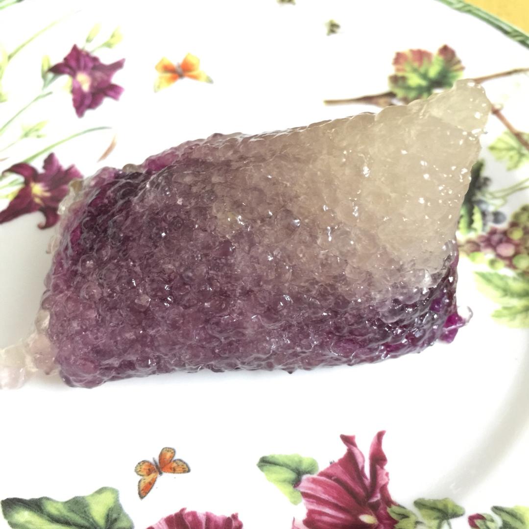 一条集美味、颜值于一身的紫薯水晶粽～