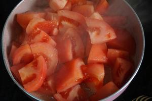 开胃的蕃茄土豆烧牛肉的做法 步骤3