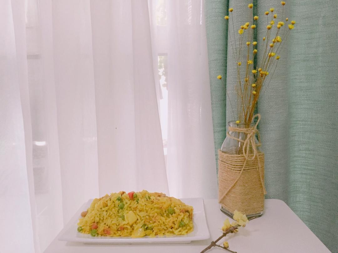 泰式红咖喱海鲜炒饭