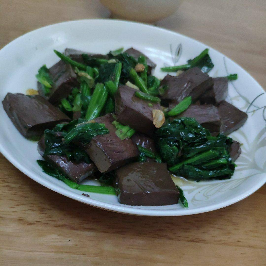 鸭血炒菠菜