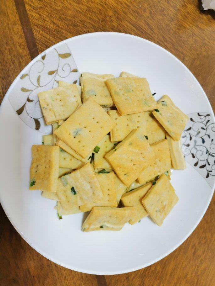 无糖香葱苏打咸饼干