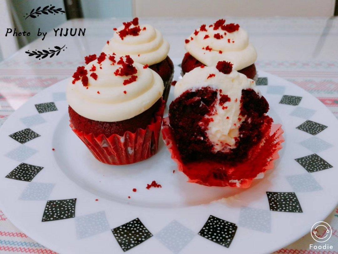 正宗红丝绒cupcake—马斯卡彭奶油霜
