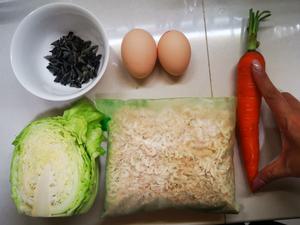 素馅包子（包菜胡萝卜木耳鸡蛋虾皮）的做法 步骤1