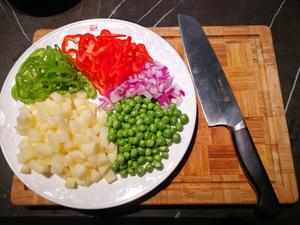 烤肉版土豆焗饭的做法 步骤1