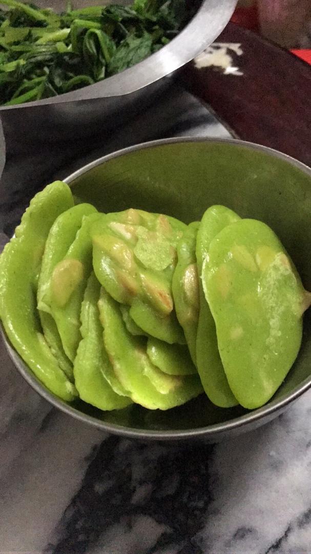 菠菜鸡蛋饼