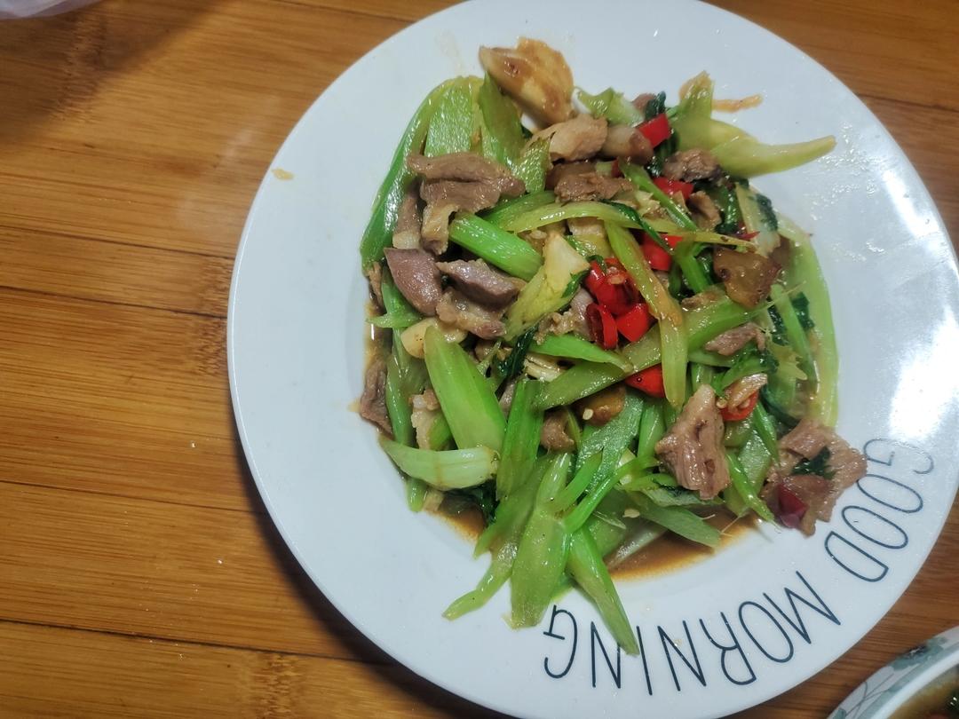 西芹炒肉