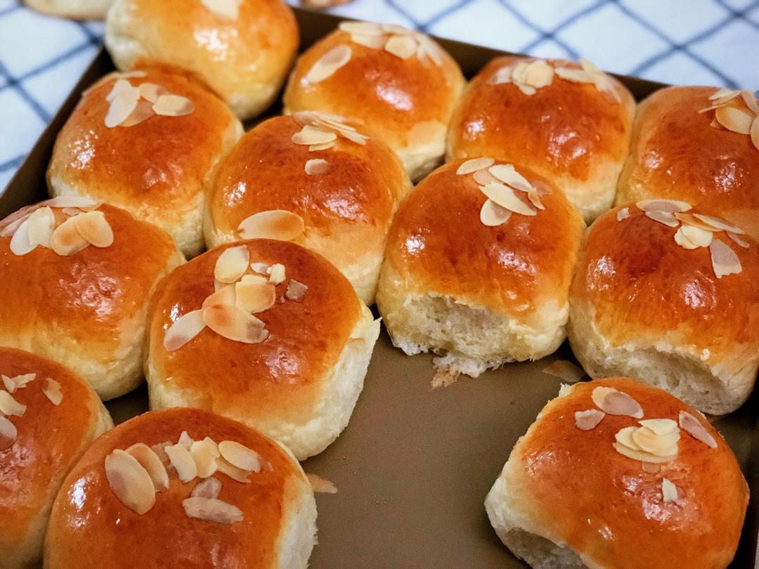 鲜奶油小餐包（一次发酵）