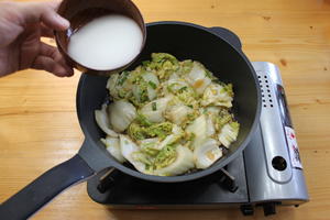 佟小鹤的家常菜--醋溜白菜的做法 步骤5
