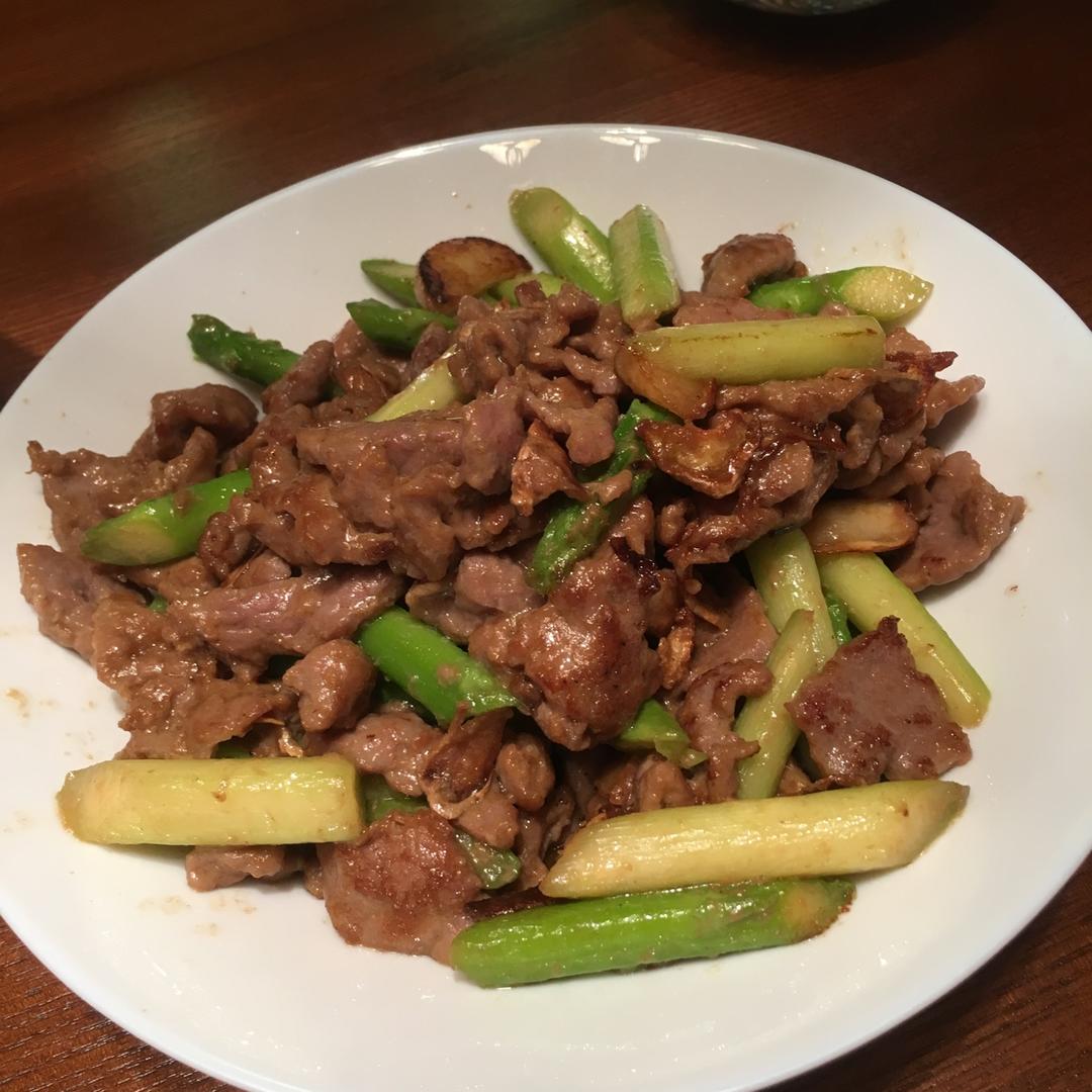 芦笋炒牛肉